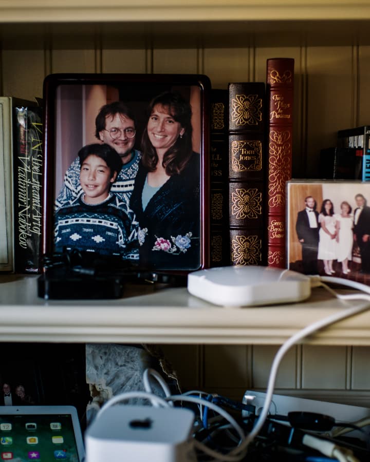 A nook in Andyâs bookshelf.