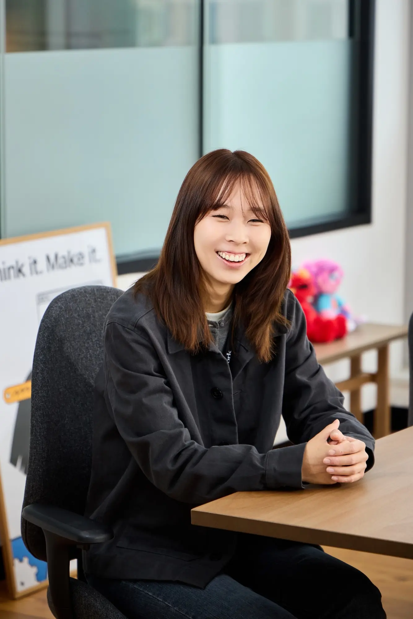 ์ํฌ์ง / Commercial Account Executive (Heejin Ahn)