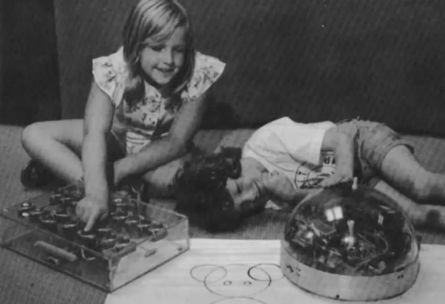 A photo from Seymour Papertâs âMindstorms,â showing children thinking of learning as play. Image from Khan Academy.